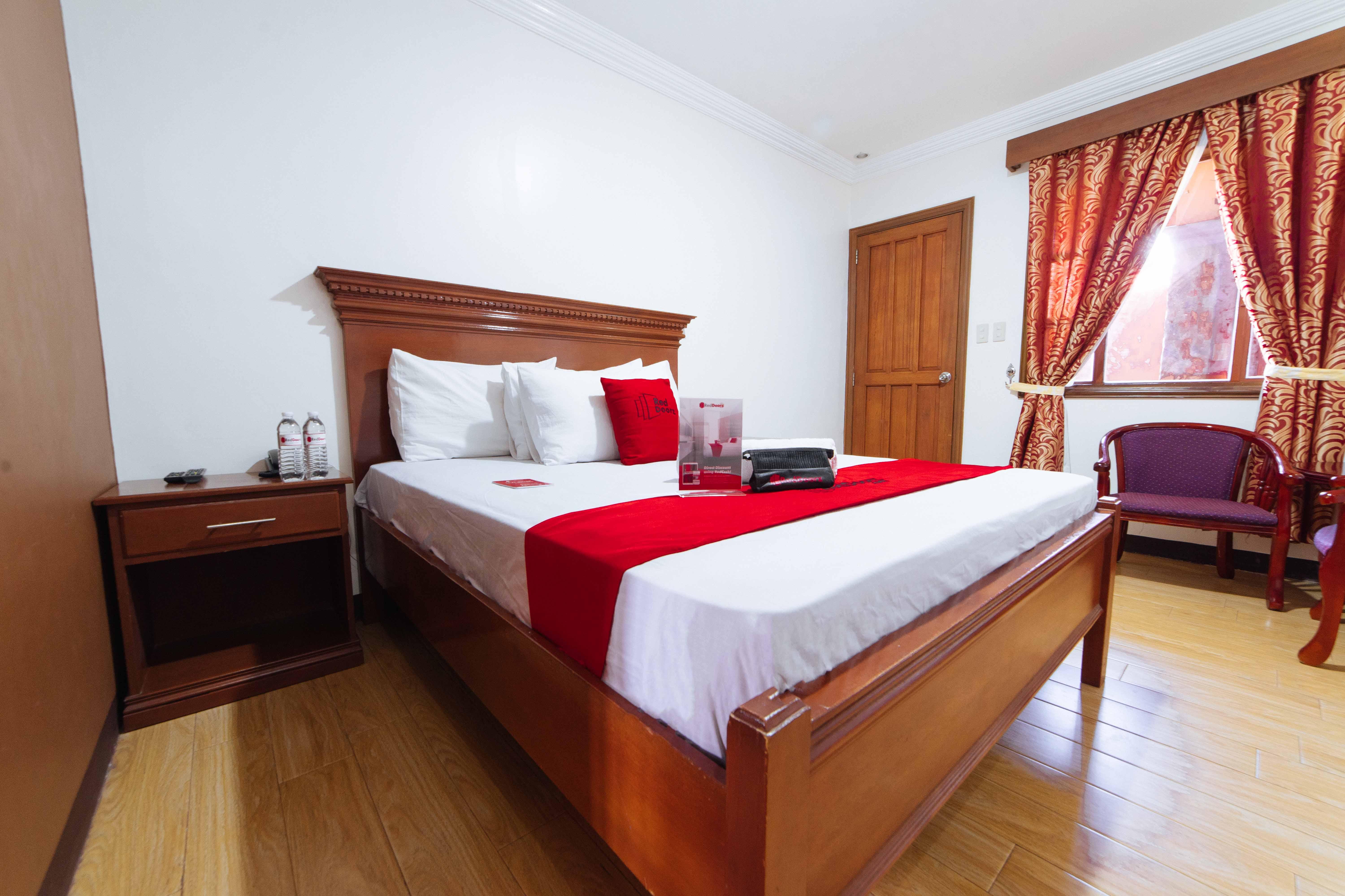 Reddoorz Plus @ Starhomes Olivianville Tarlac City Εξωτερικό φωτογραφία