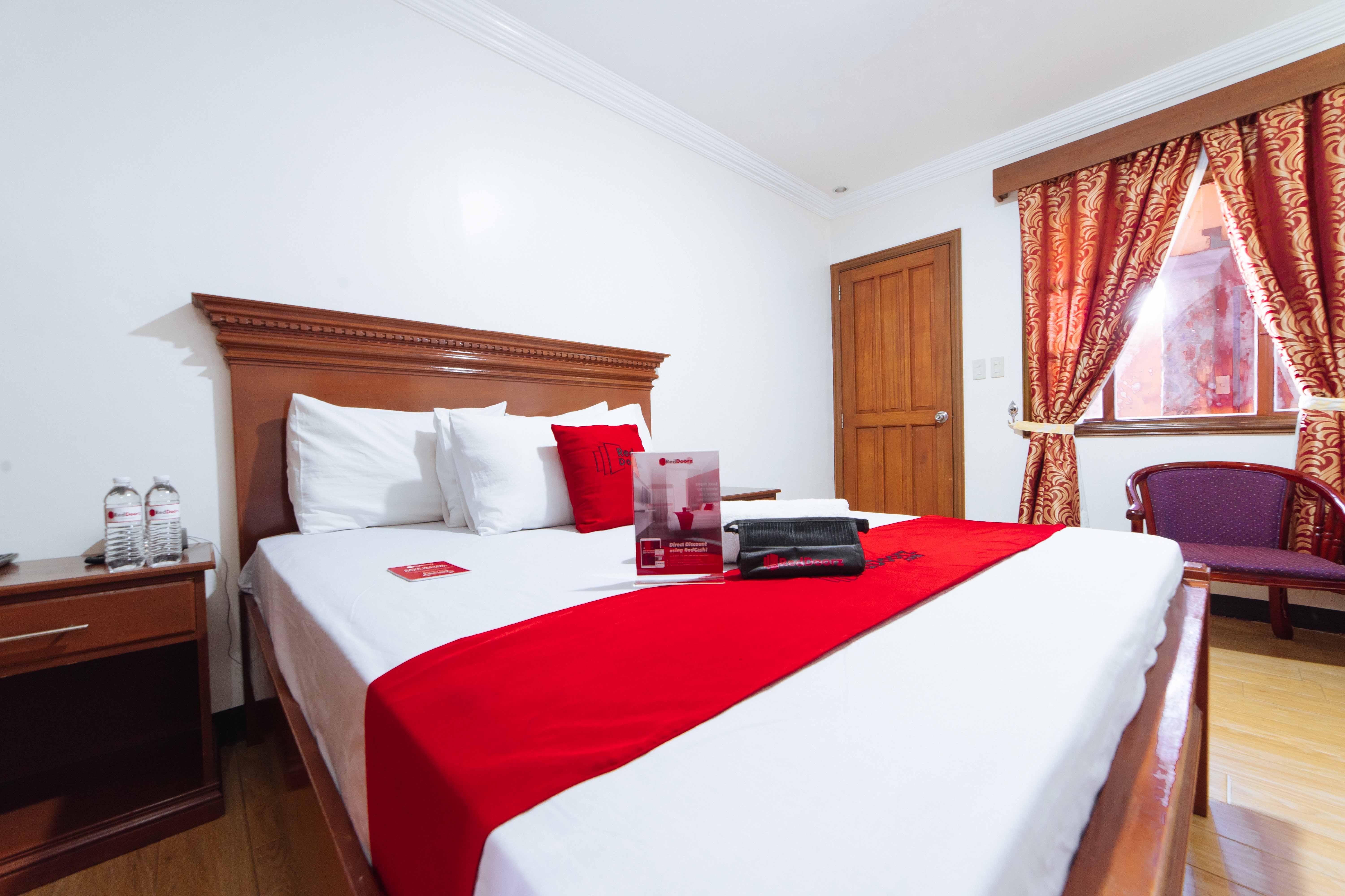 Reddoorz Plus @ Starhomes Olivianville Tarlac City Εξωτερικό φωτογραφία