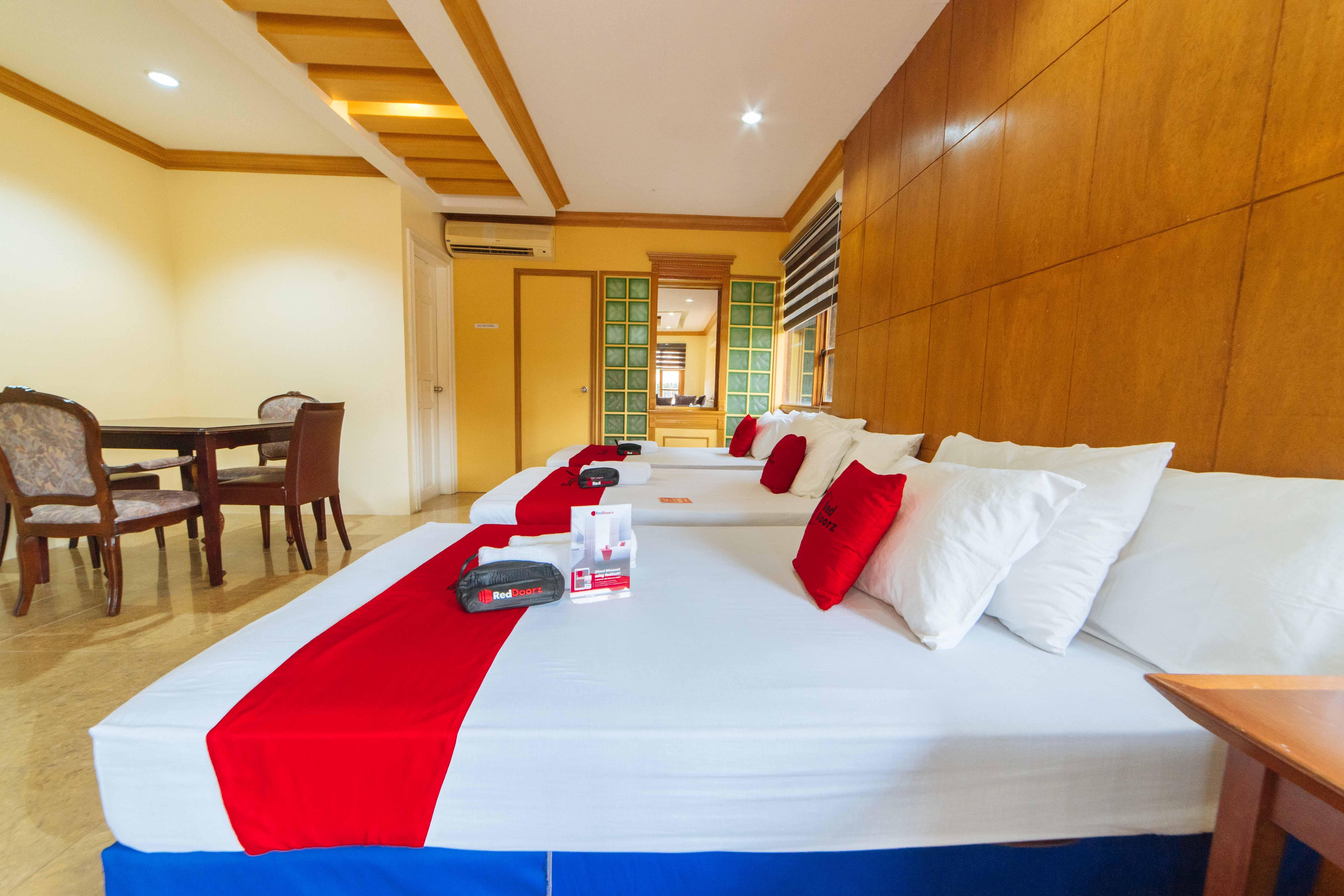 Reddoorz Plus @ Starhomes Olivianville Tarlac City Εξωτερικό φωτογραφία