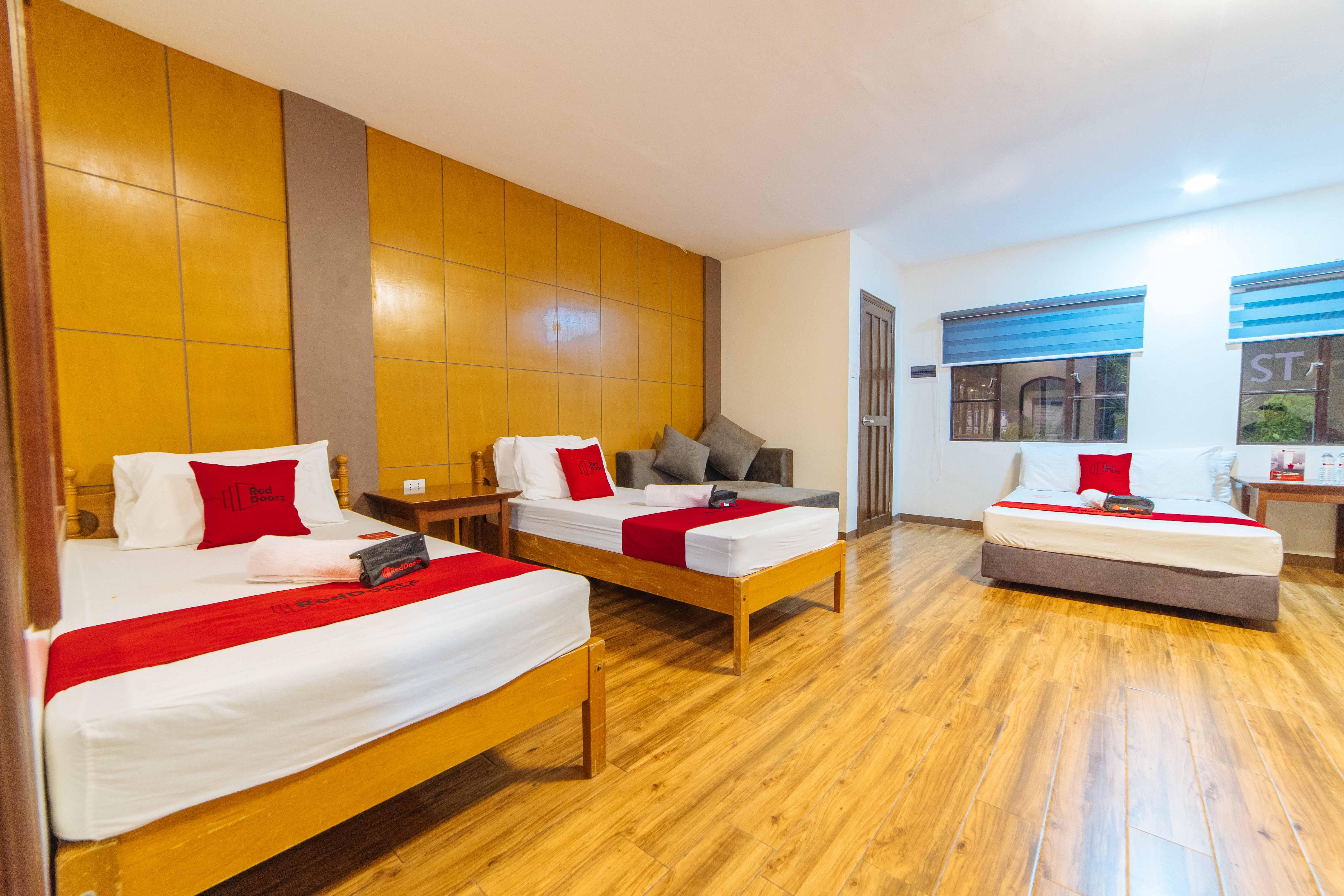 Reddoorz Plus @ Starhomes Olivianville Tarlac City Εξωτερικό φωτογραφία