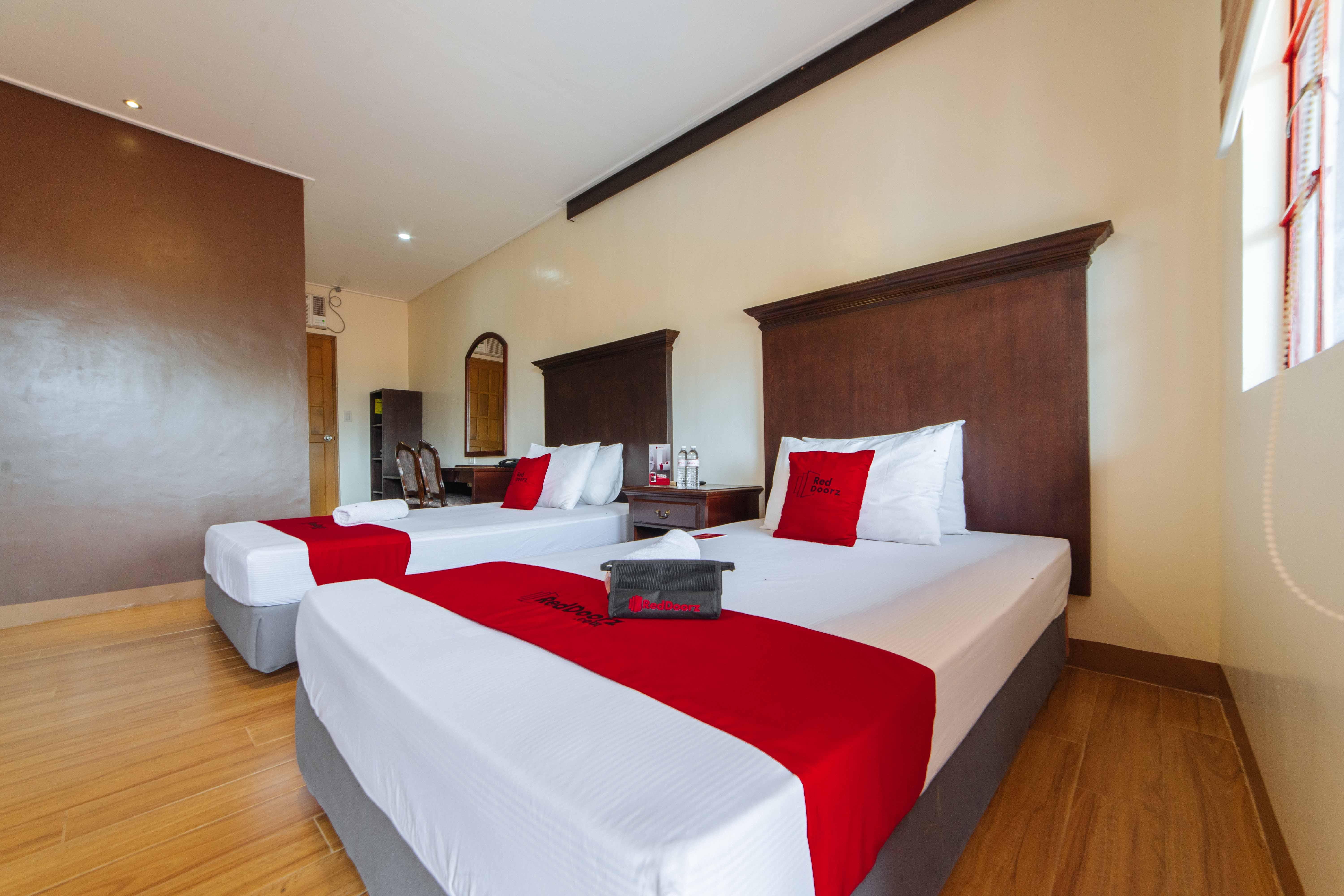 Reddoorz Plus @ Starhomes Olivianville Tarlac City Εξωτερικό φωτογραφία