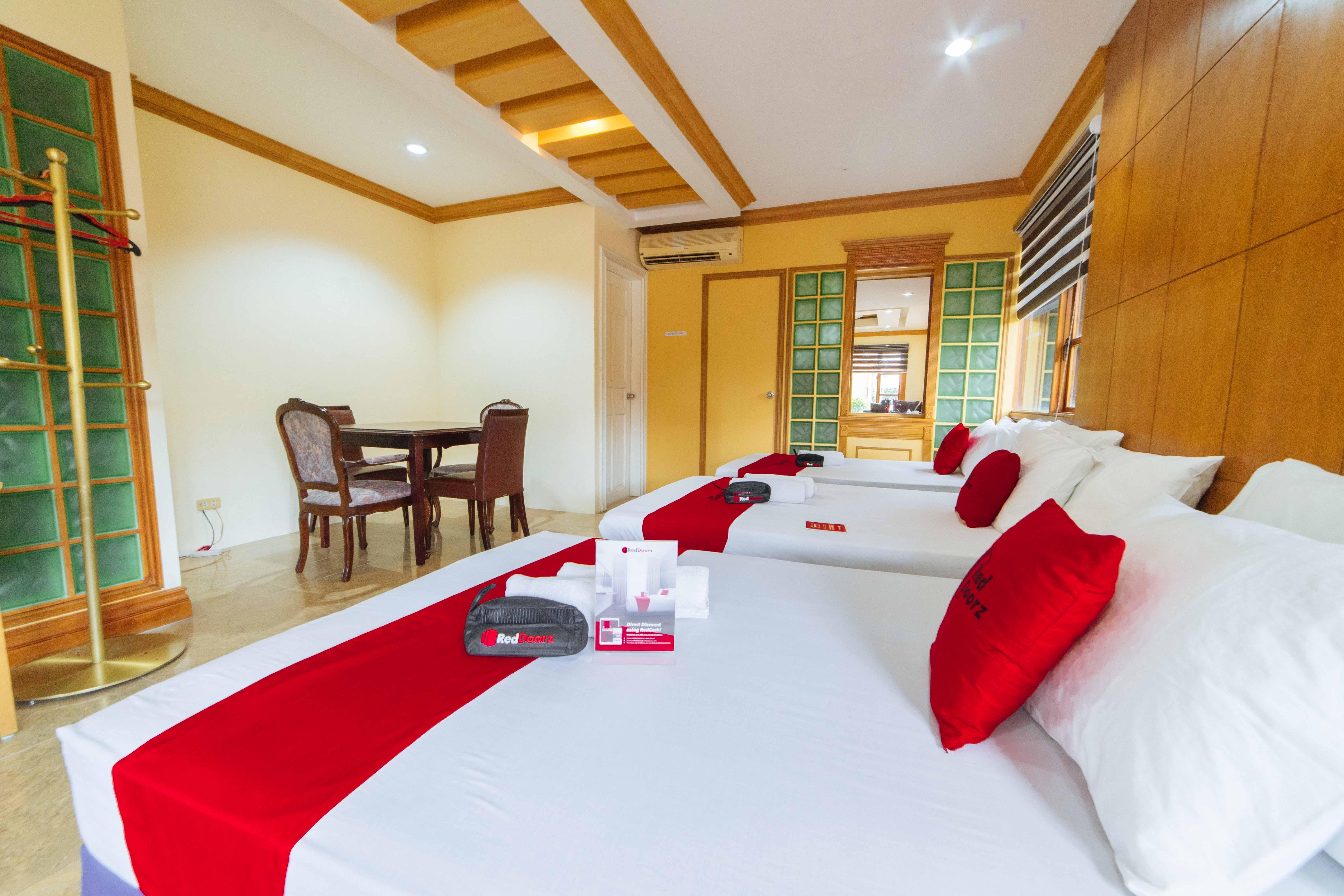 Reddoorz Plus @ Starhomes Olivianville Tarlac City Εξωτερικό φωτογραφία
