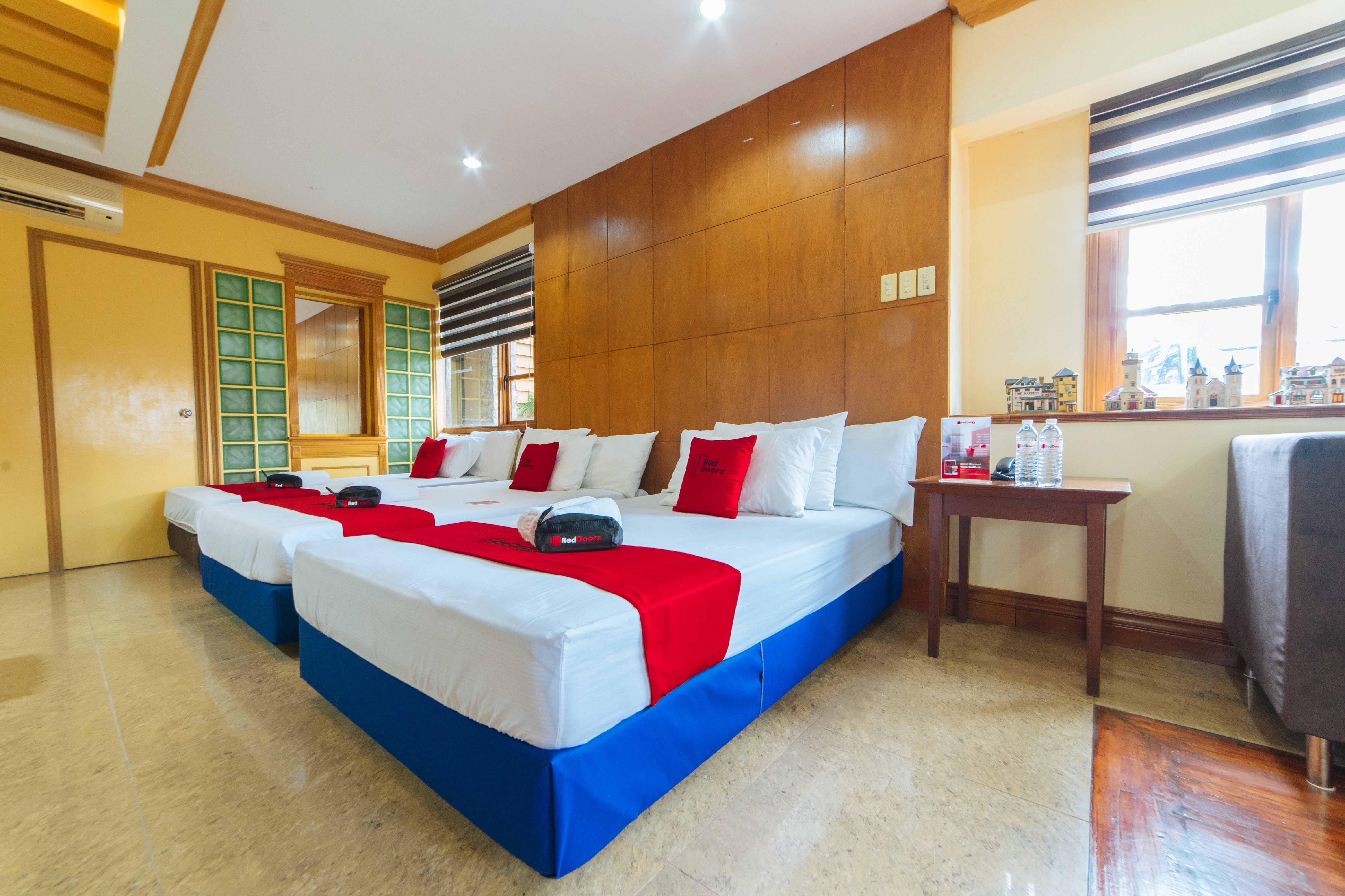 Reddoorz Plus @ Starhomes Olivianville Tarlac City Εξωτερικό φωτογραφία