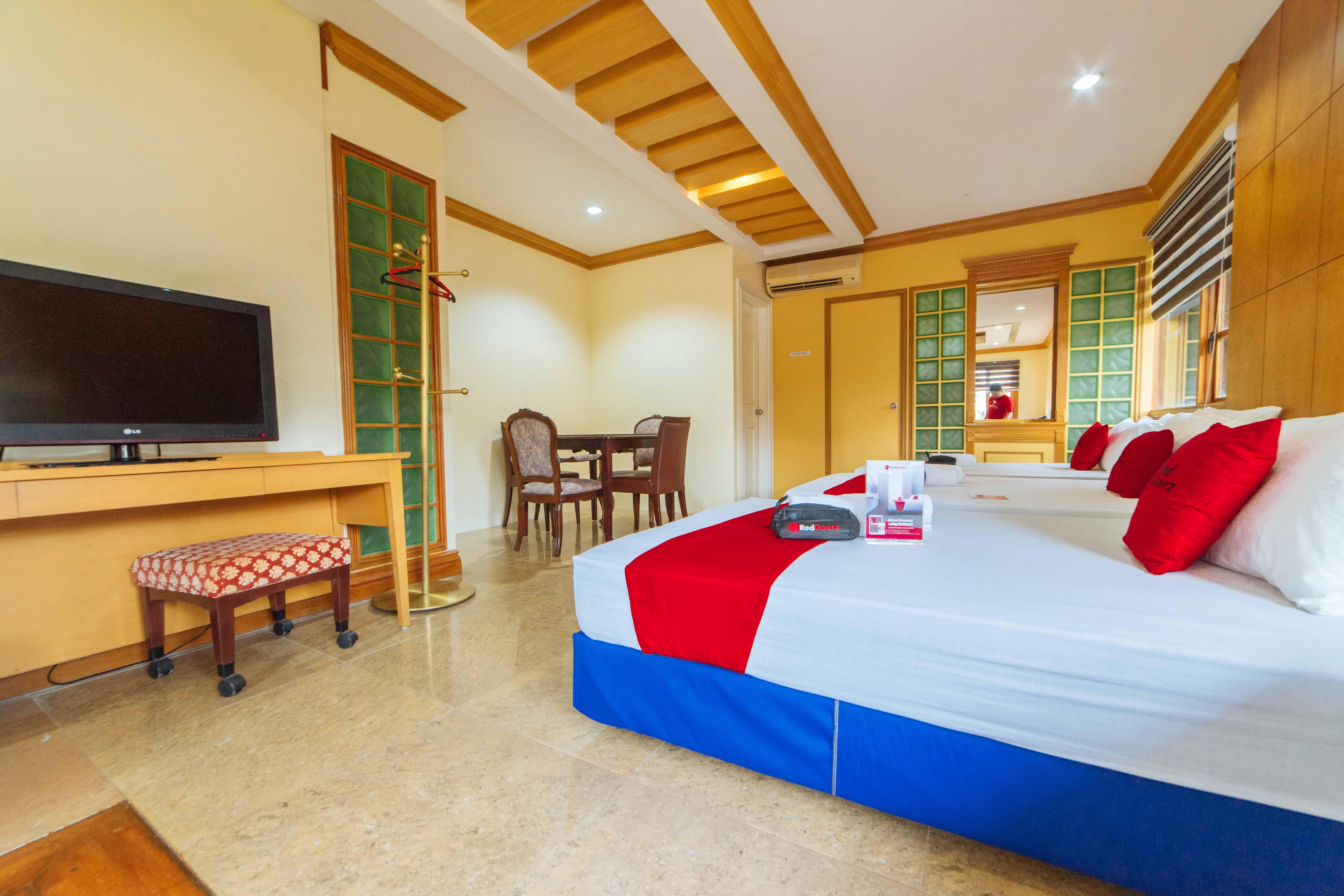 Reddoorz Plus @ Starhomes Olivianville Tarlac City Εξωτερικό φωτογραφία