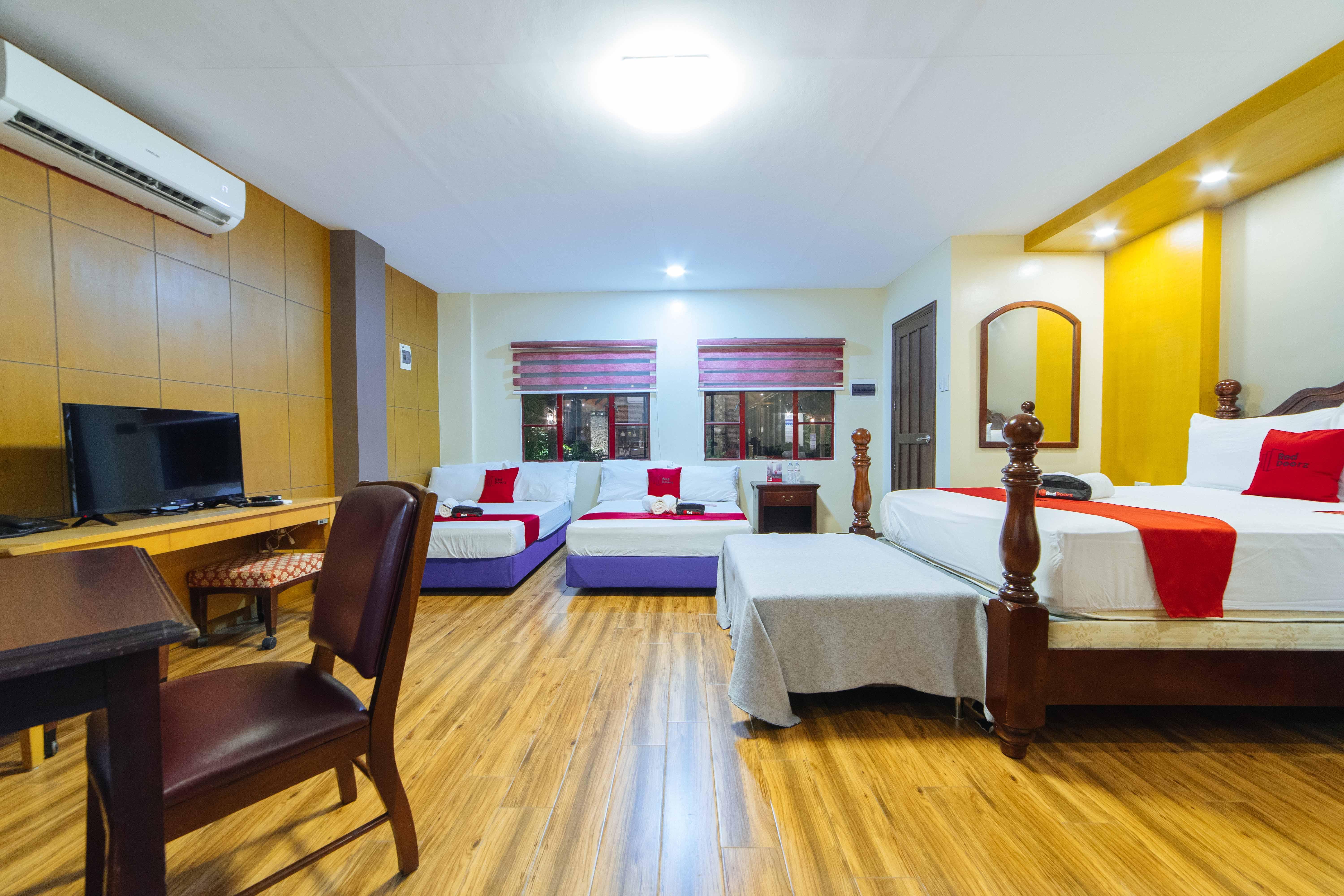 Reddoorz Plus @ Starhomes Olivianville Tarlac City Εξωτερικό φωτογραφία