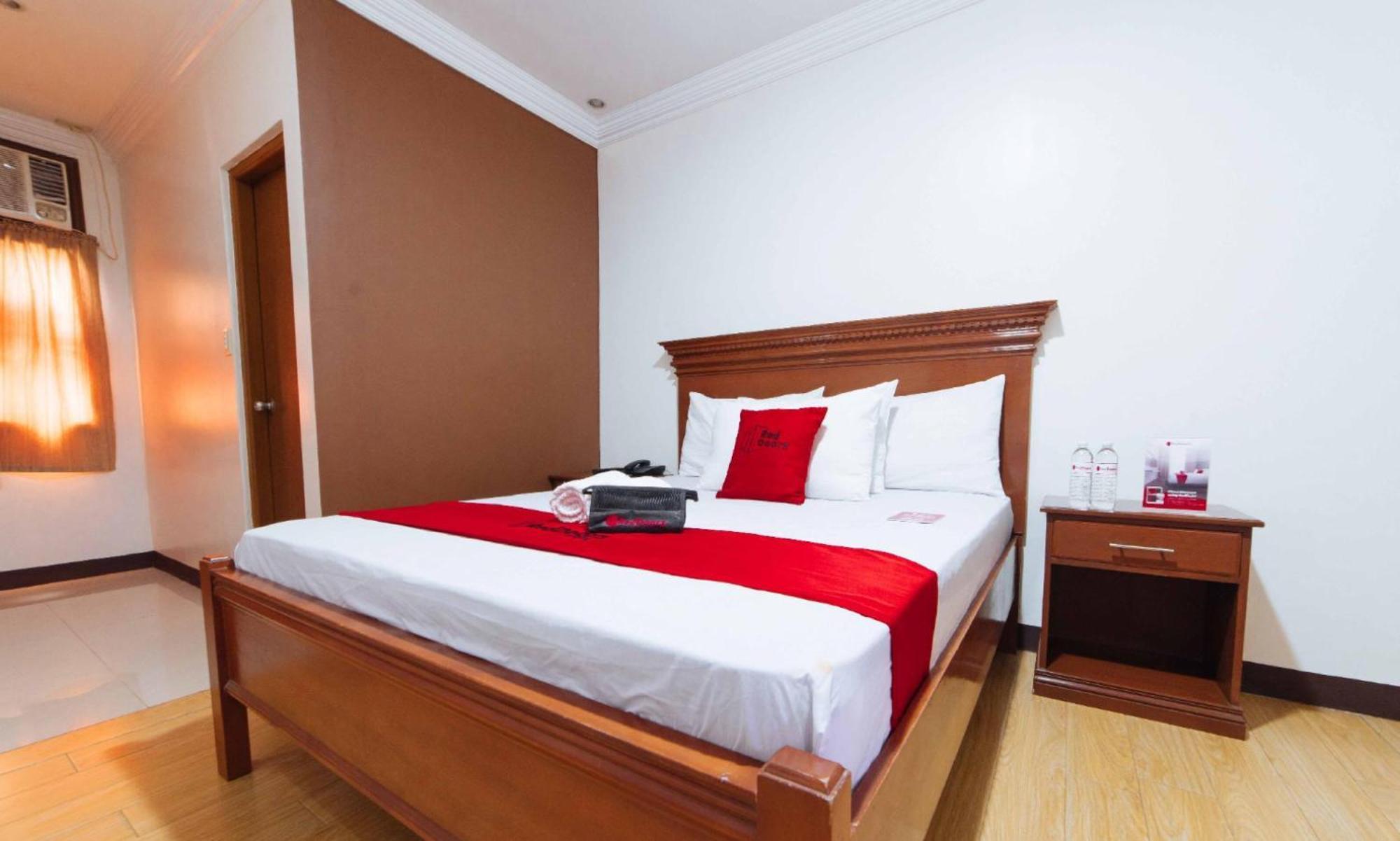 Reddoorz Plus @ Starhomes Olivianville Tarlac City Εξωτερικό φωτογραφία